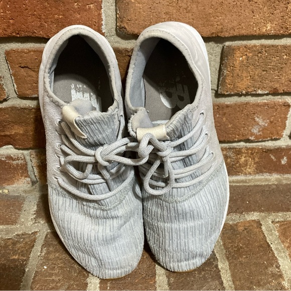 New Balance Cream Casual Sneakers - Picture 3 of 5